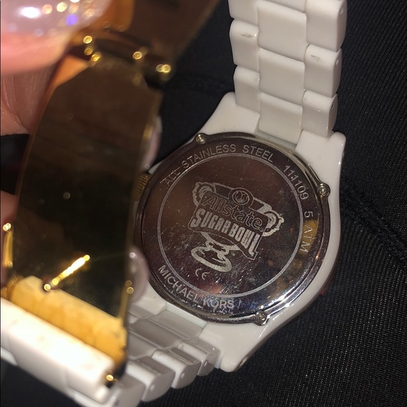 Micheal Kors Watch - Picture 3 of 4